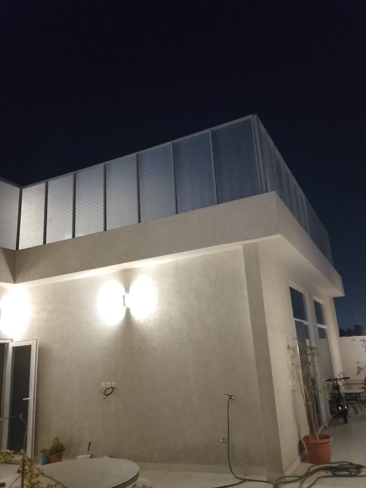 مشروع سواتر لكسان مميز