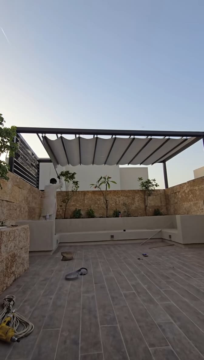 مظلات متحركة سهلة الاستخدام