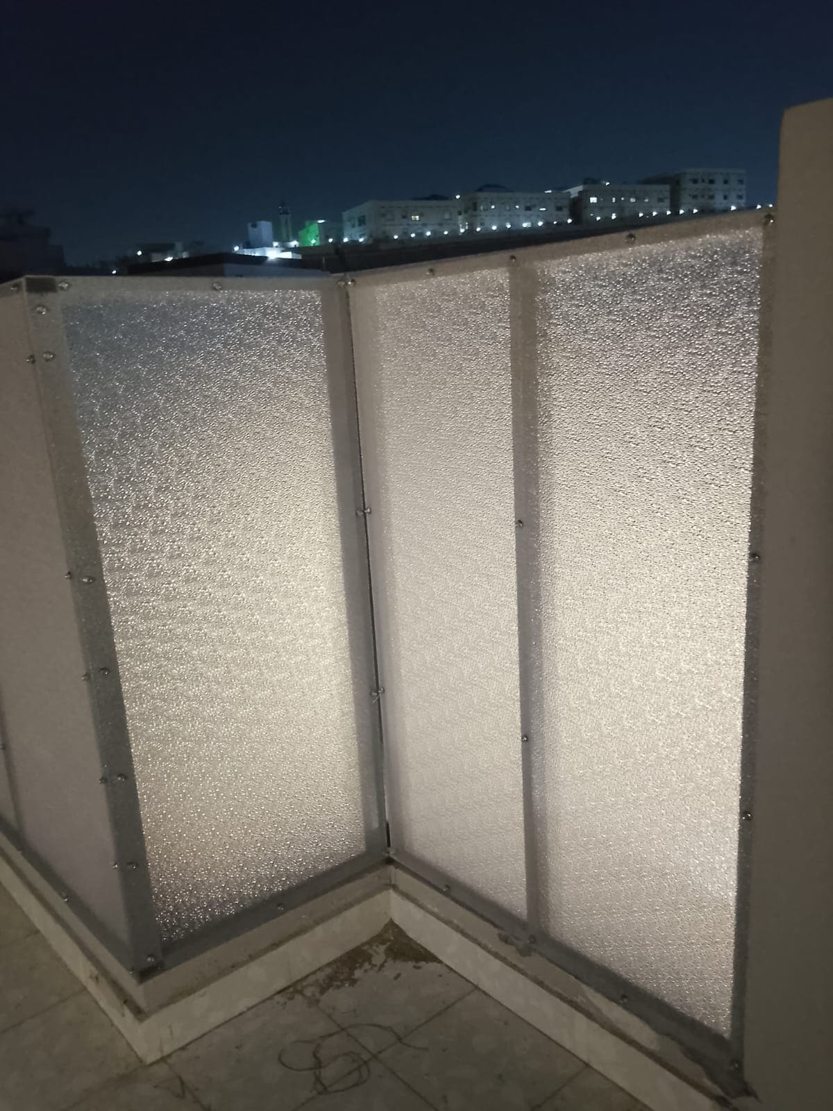 سواتر لكسان بألوان متناسقة