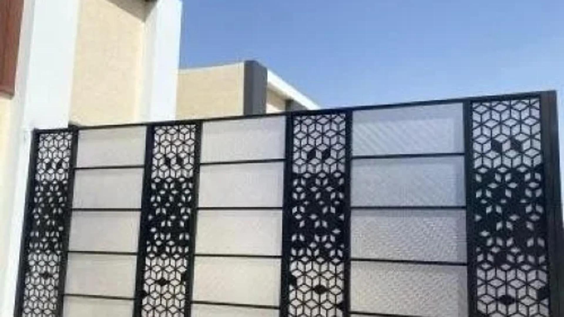 سواتر أنيقة توفر الخصوصية الكاملة